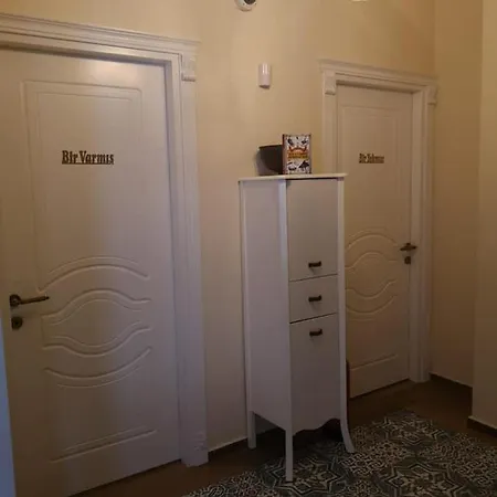 Sihirli Kitap Kahve Konuk Evi 2* אורלה