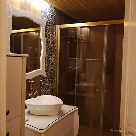 Konukevi Sihirli Ki̇tap Kahve Konuk Evi̇ 2*