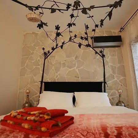 Konukevi Sihirli Ki̇tap Kahve Konuk Evi̇