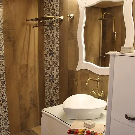 Sihirli Ki̇tap Kahve Konuk Evi̇ Urla
