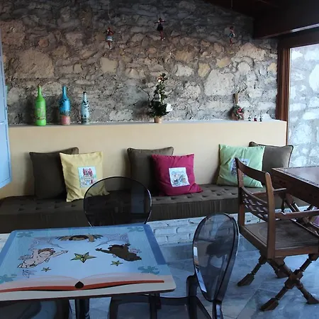 Sihirli Ki̇tap Kahve Konuk Evi̇